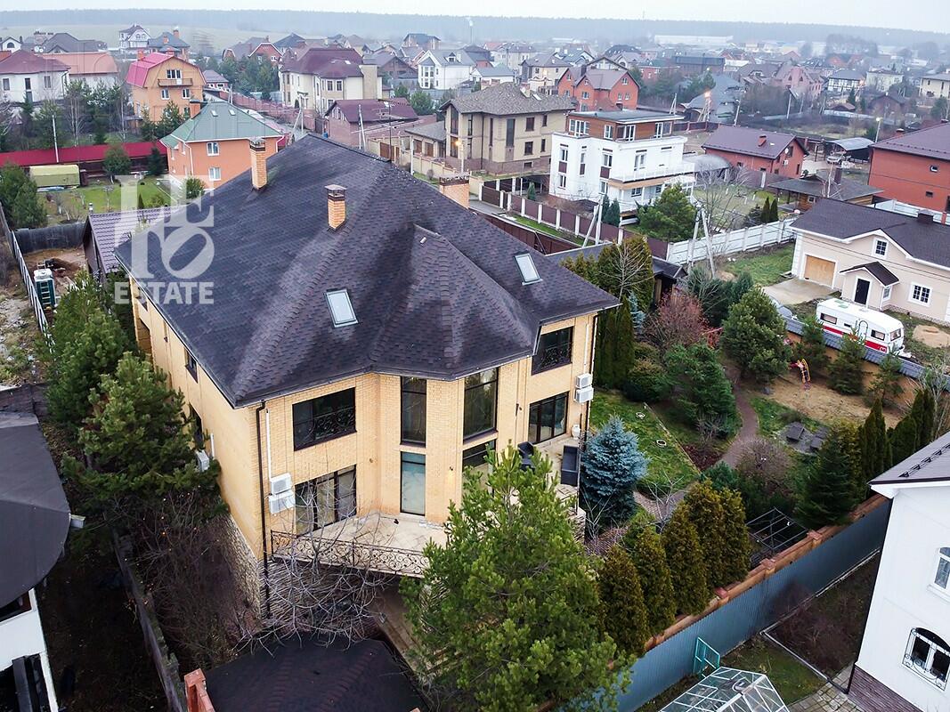 2-этажный коттедж 550 м² с отделкой