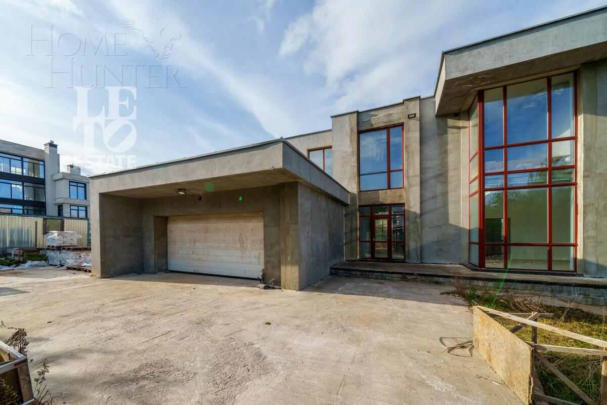 2-этажный коттедж 568.2 м² без отделки