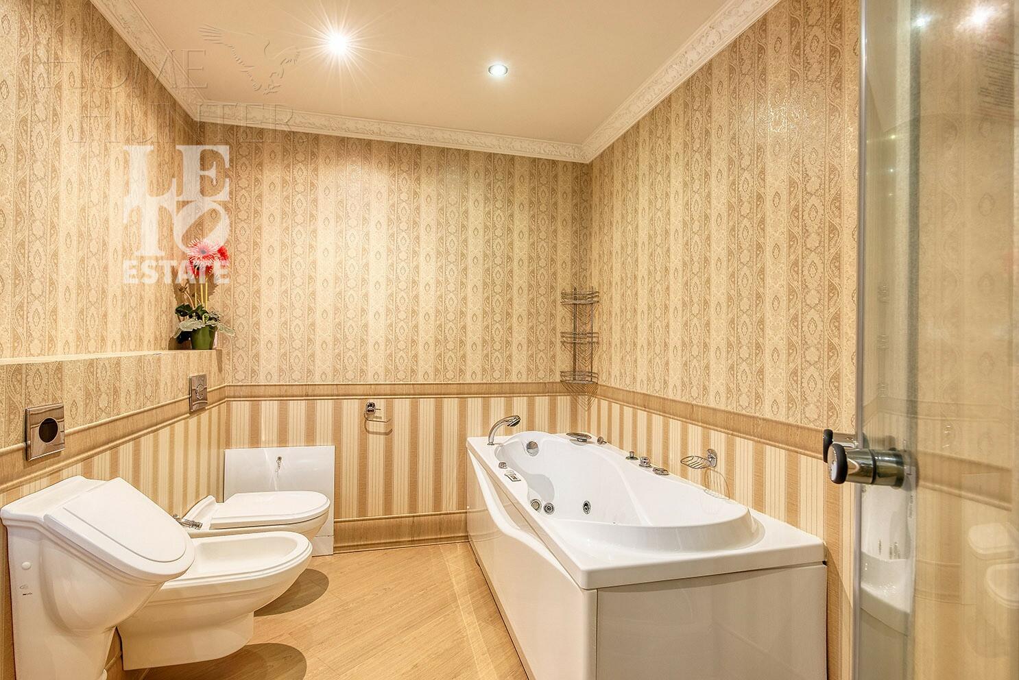 2-этажный коттедж 650 м² с отделкой