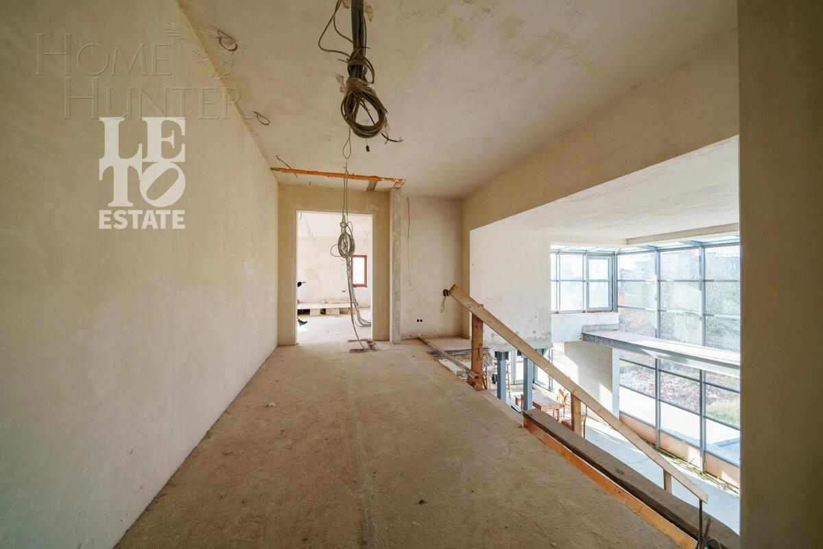 2-этажный коттедж 568.2 м² без отделки