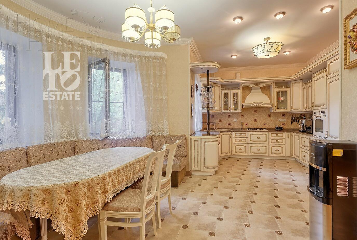 2-этажный коттедж 650 м² с отделкой