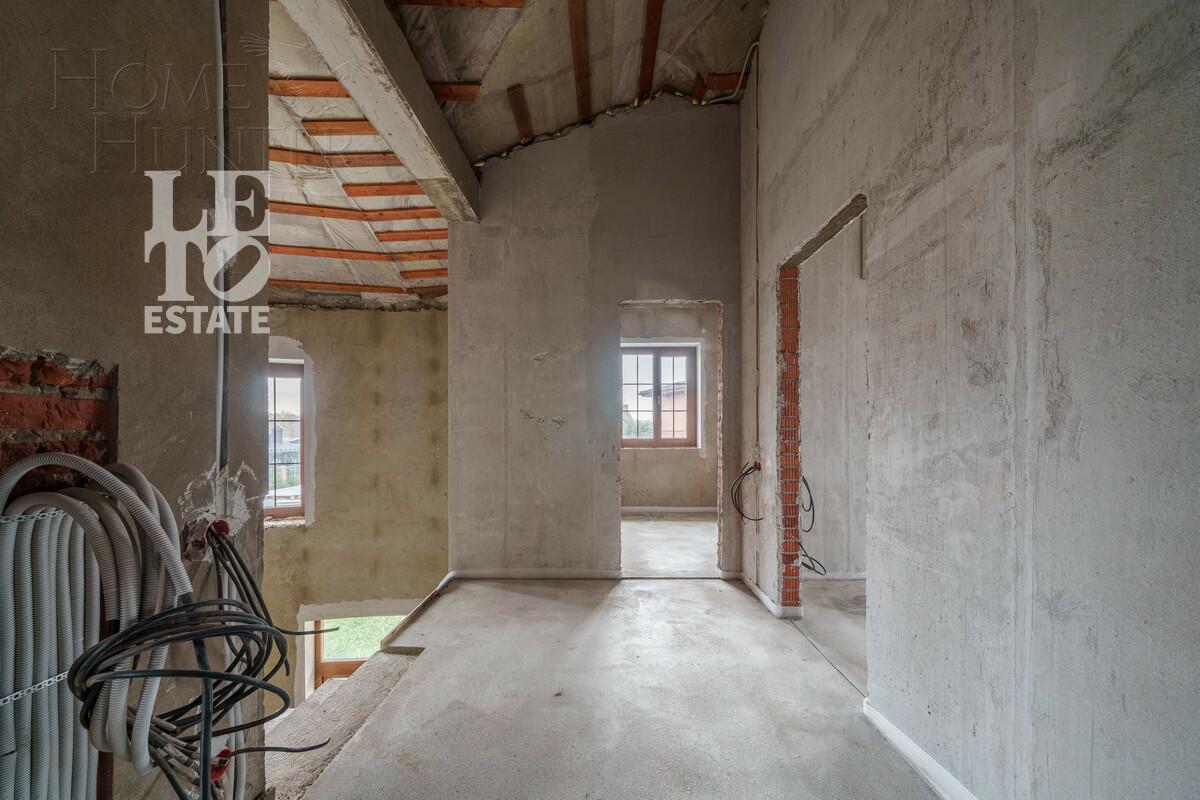 2-этажный коттедж 303 м² без отделки