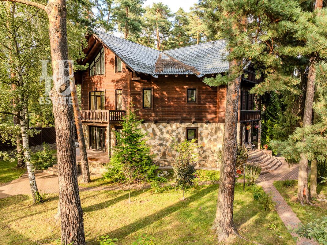 3-этажный коттедж 490 м² с отделкой