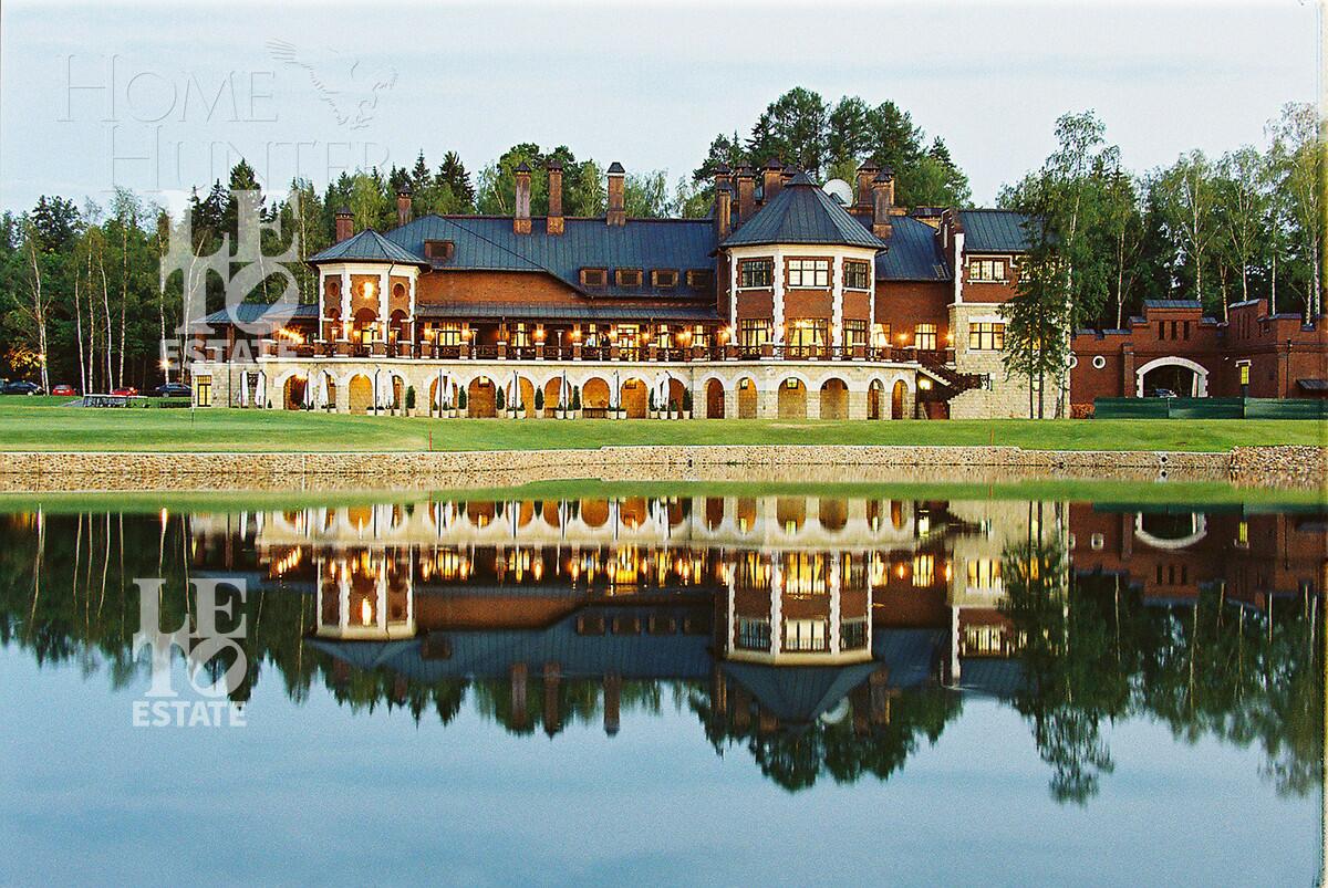 3-этажный коттедж 1 445 м² без отделки