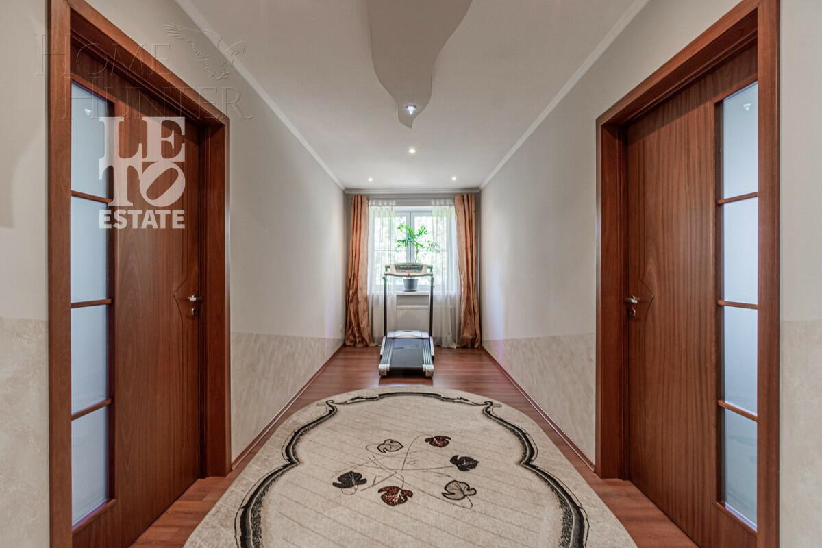 3-этажный коттедж 426 м² с отделкой