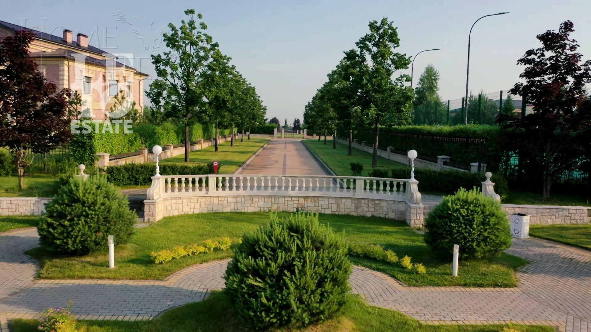 2-этажный коттедж 315.6 м² без отделки