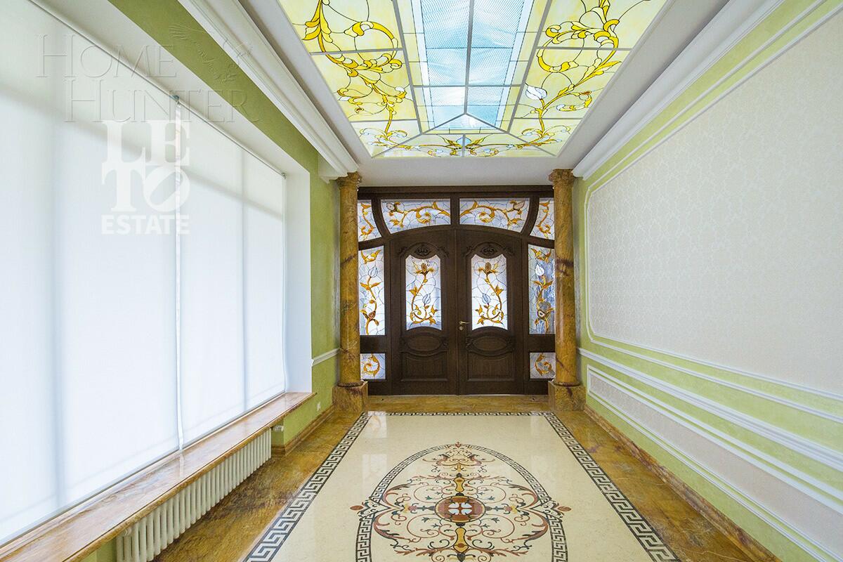 3-этажный коттедж 1 500 м² с отделкой