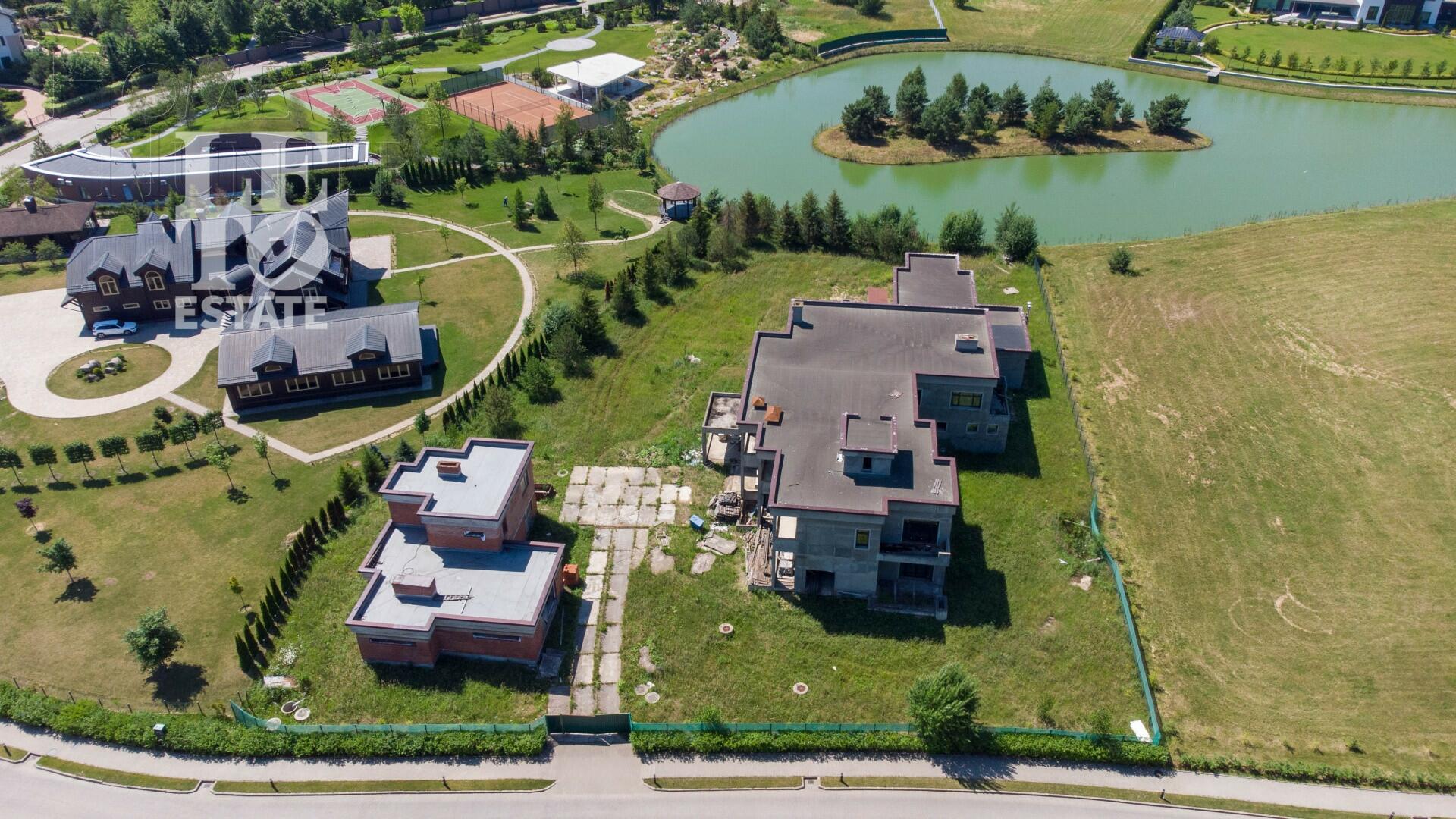 2-этажный коттедж 1 000 м² без отделки