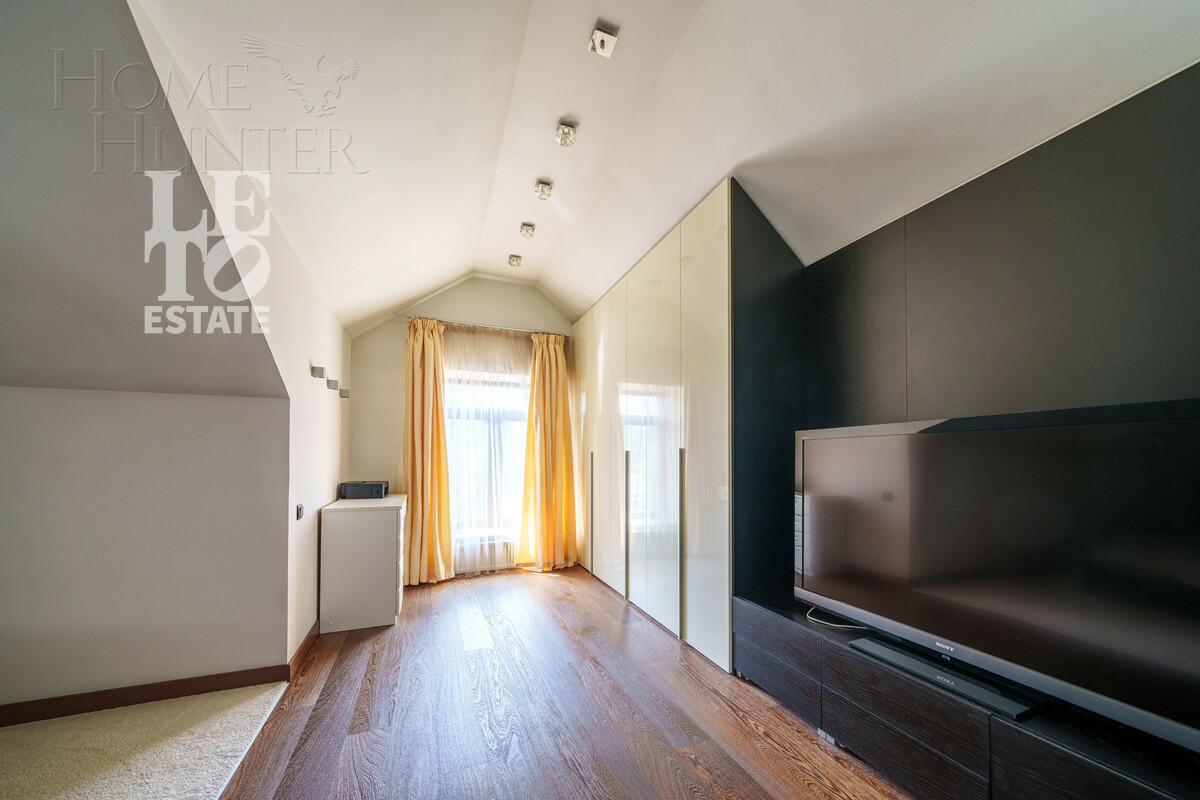 3-этажный коттедж 640 м² с отделкой