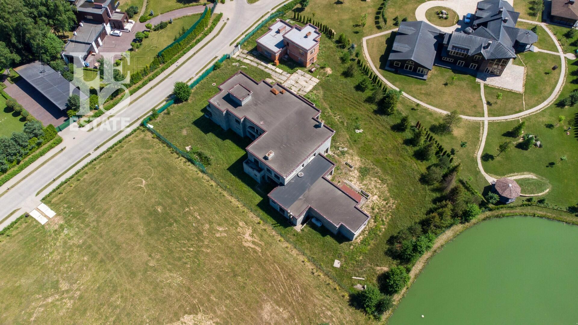 2-этажный коттедж 1 000 м² без отделки