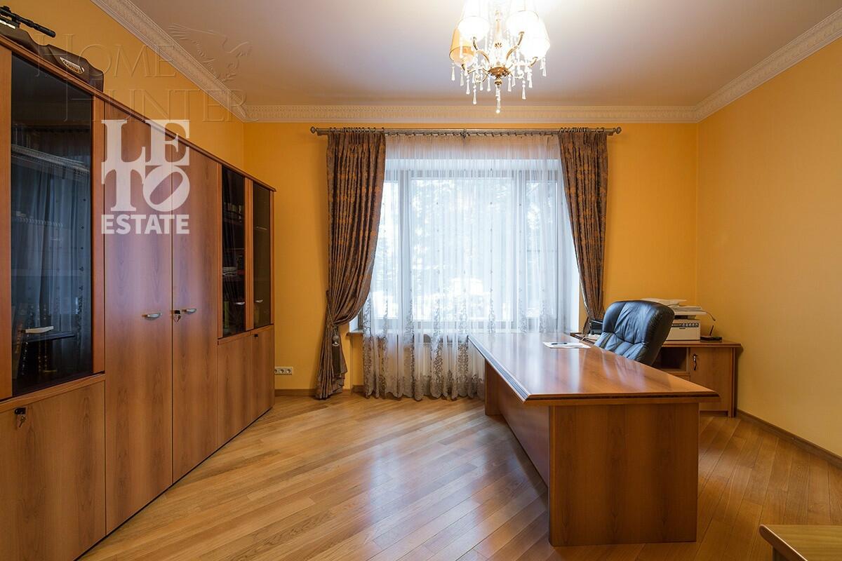 2-этажный коттедж 1 025 м² с отделкой