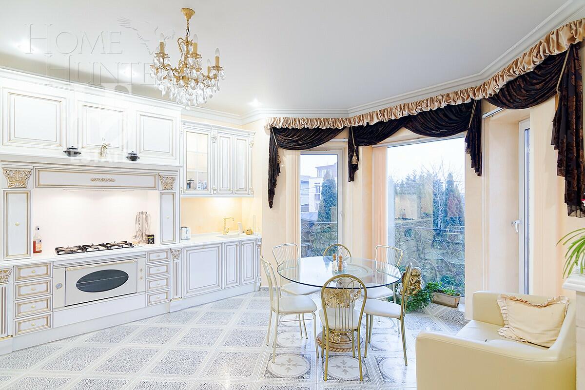 2-этажный коттедж 550 м² с отделкой