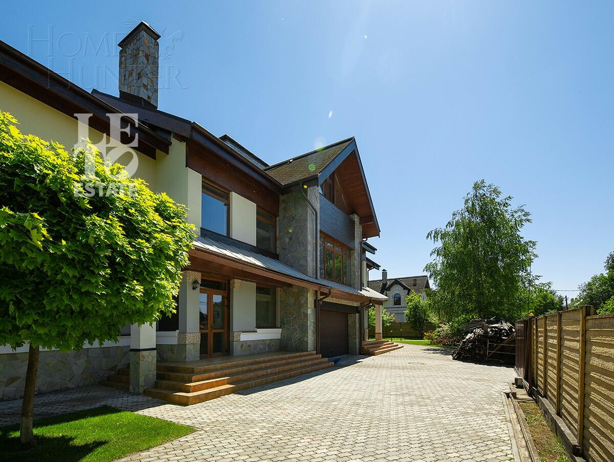 2-этажный коттедж 962.1 м² без отделки