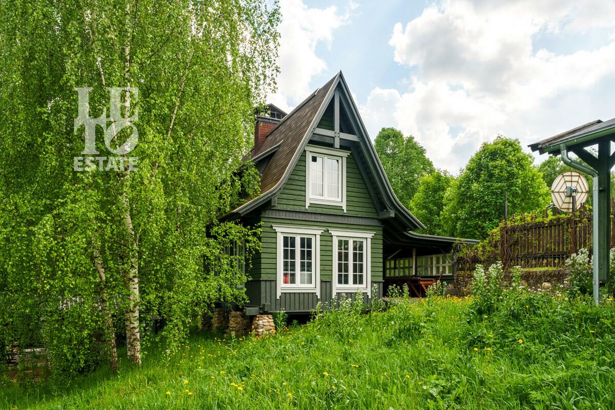 3-этажный коттедж 2 270 м² без отделки