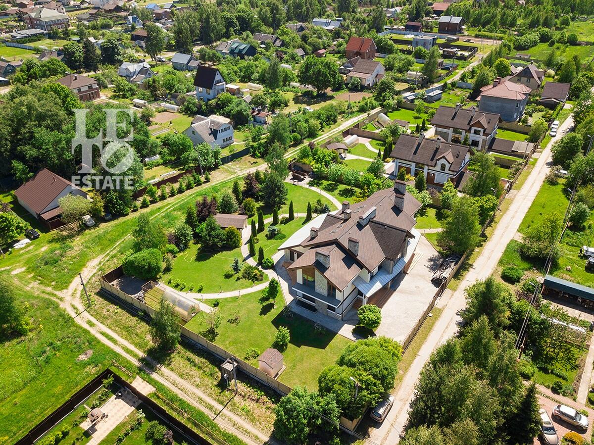 2-этажный коттедж 962.1 м² без отделки