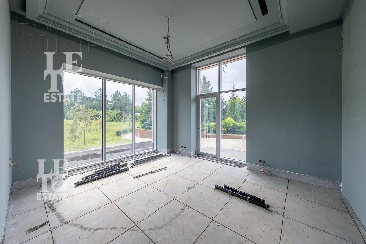 3-этажный коттедж 1 445 м² без отделки