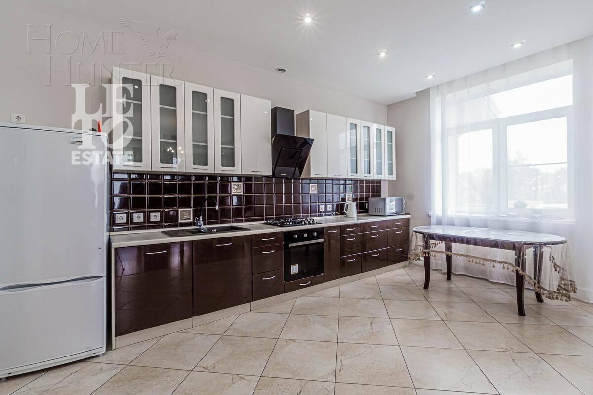 2-этажный коттедж 1 080 м² с отделкой