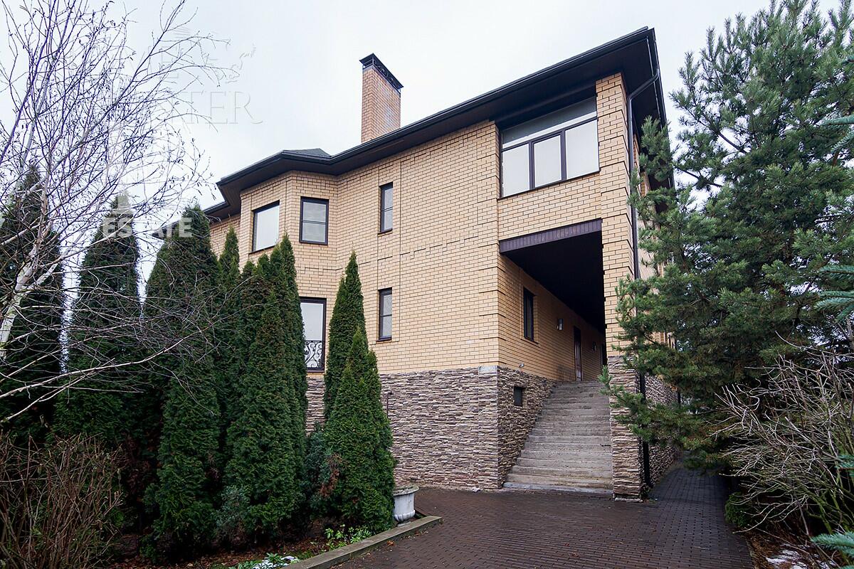 2-этажный коттедж 550 м² с отделкой