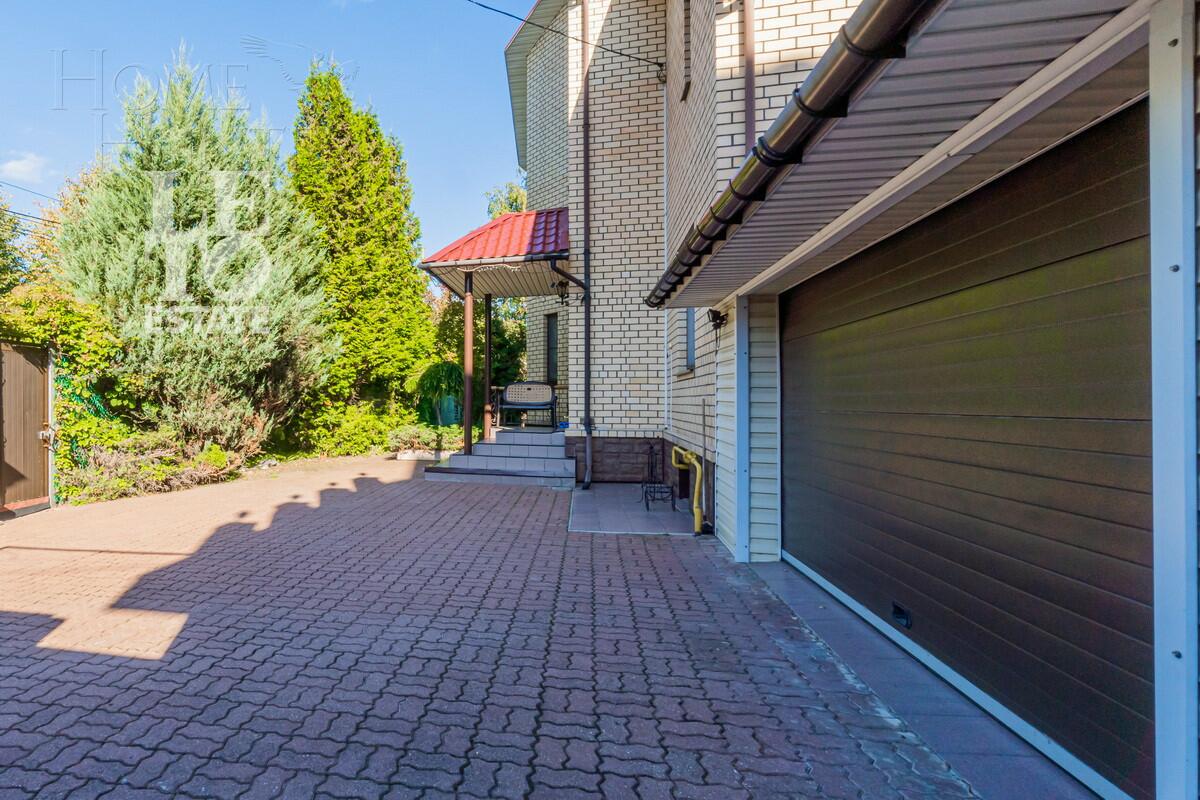 3-этажный коттедж 426 м² с отделкой