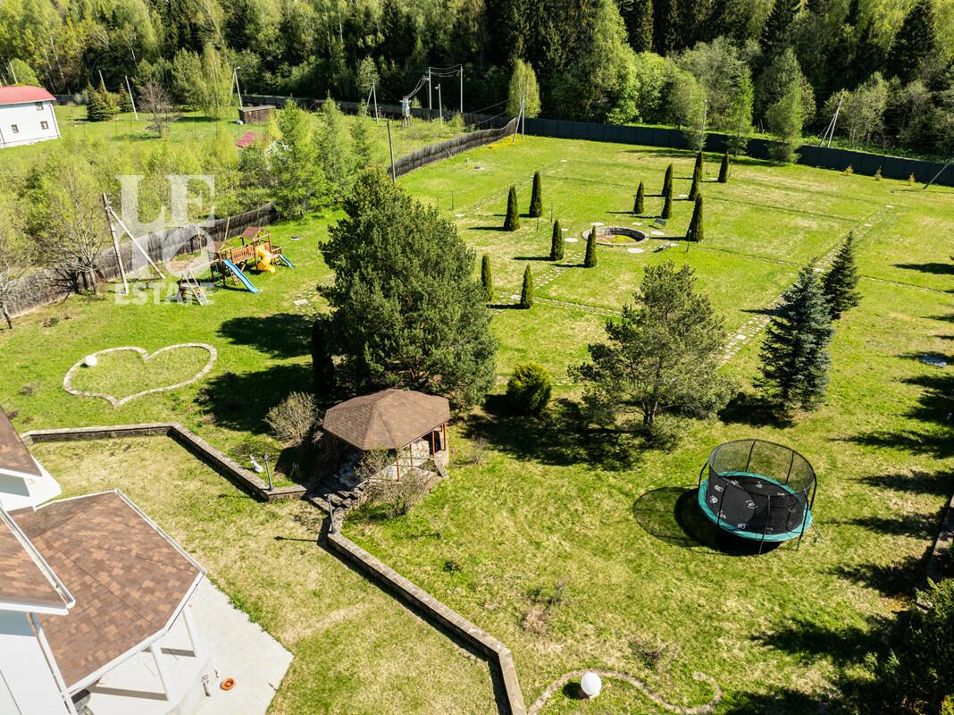 2-этажный коттедж 585 м² с отделкой