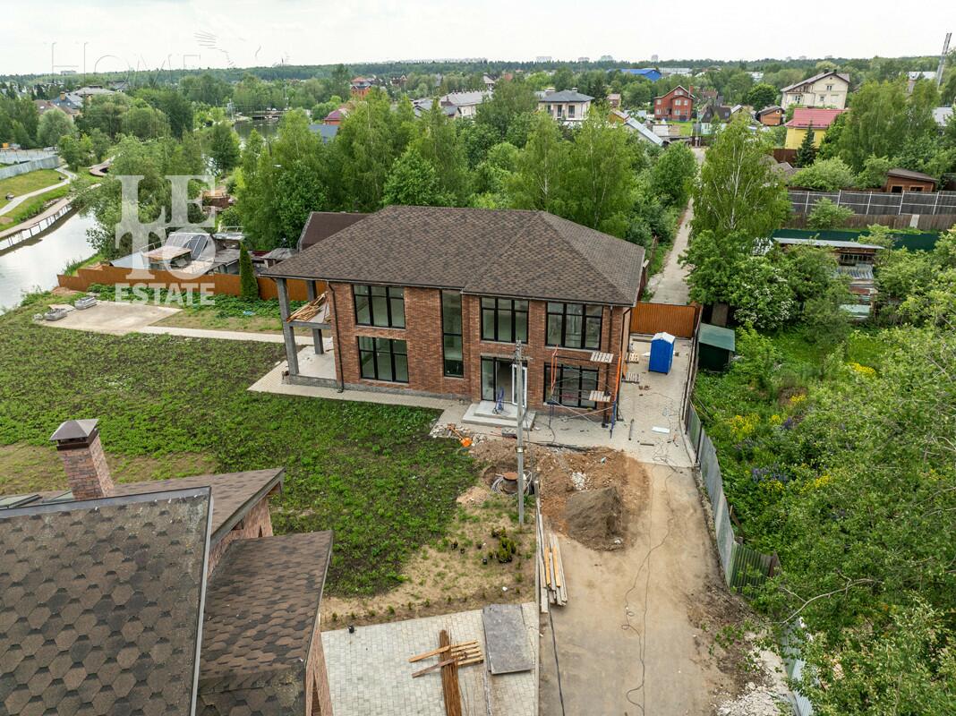 2-этажный коттедж 406.4 м² без отделки