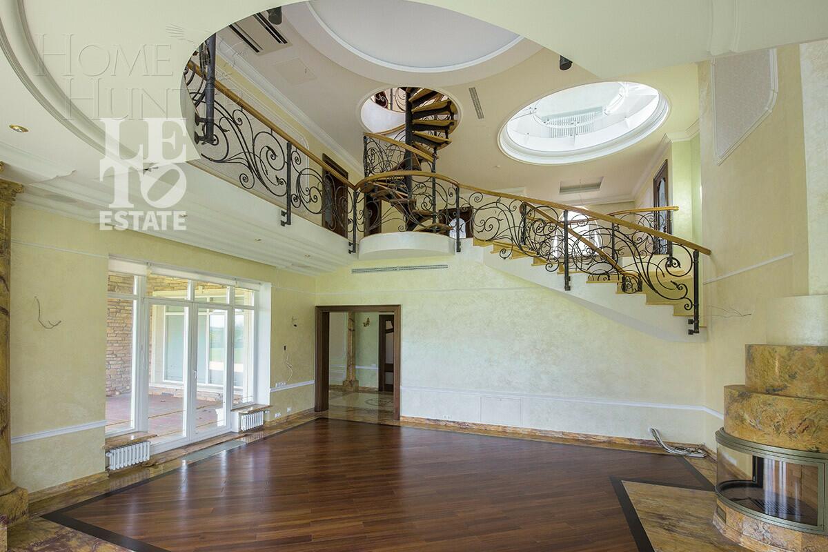 3-этажный коттедж 1 500 м² с отделкой