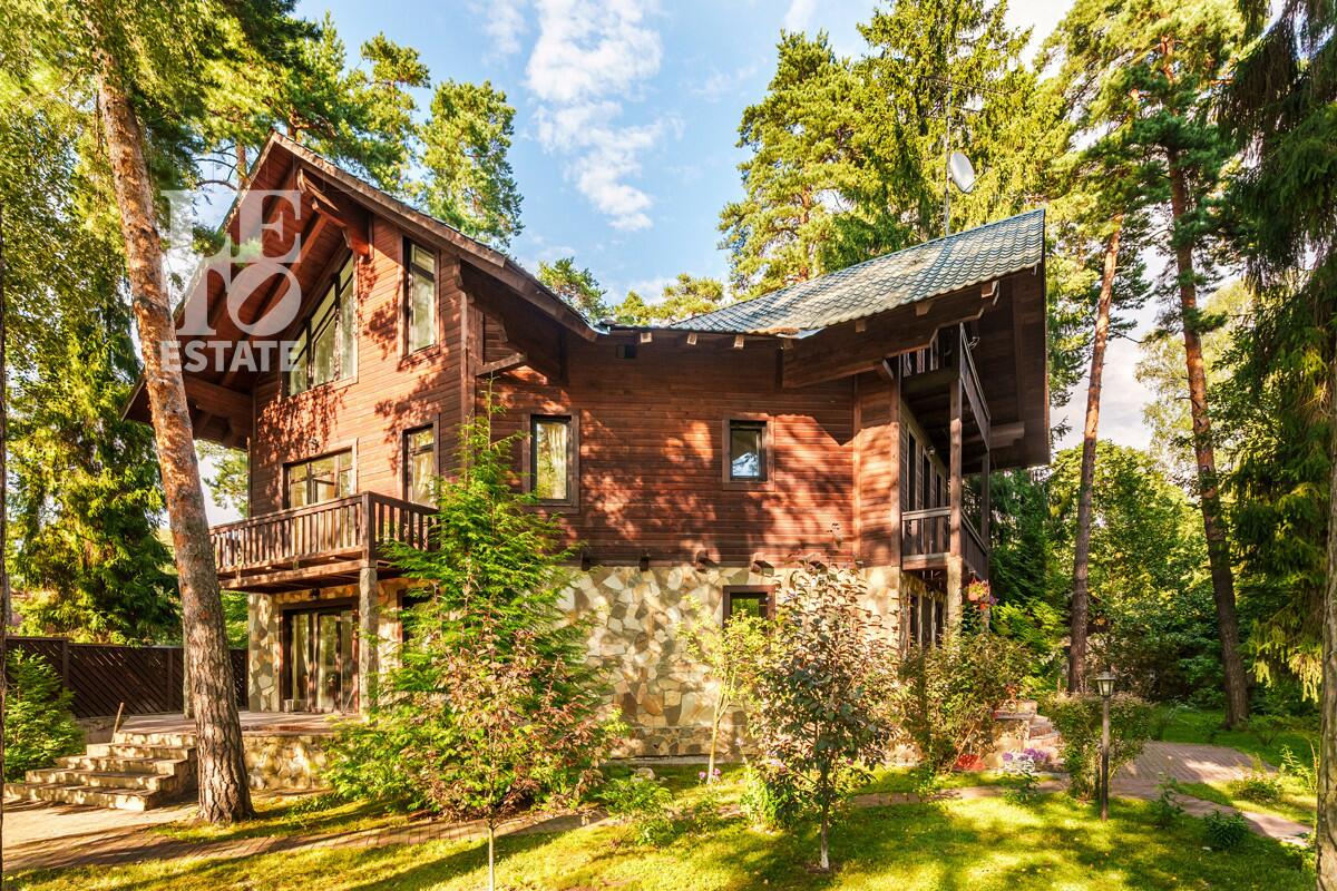 3-этажный коттедж 490 м² с отделкой