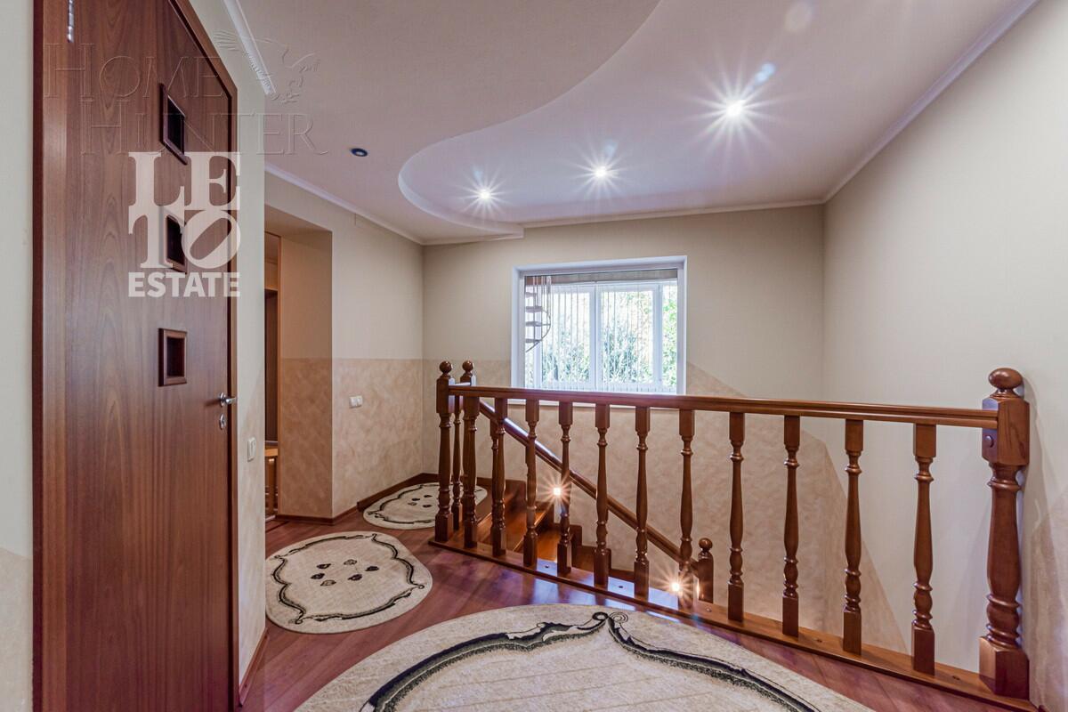 3-этажный коттедж 426 м² с отделкой