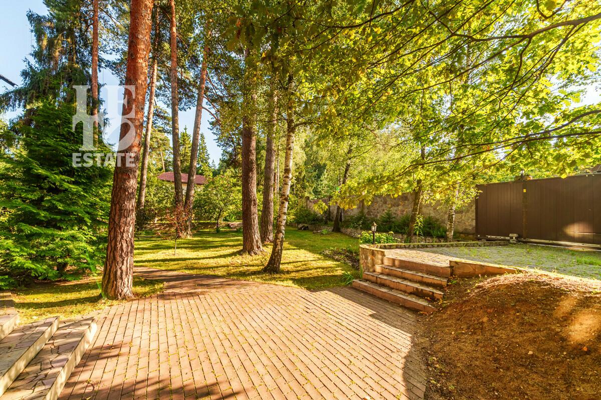 3-этажный коттедж 490 м² с отделкой