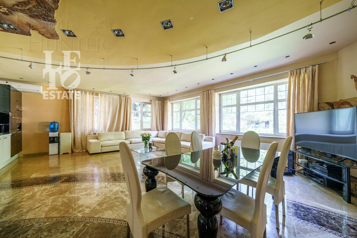 3-этажный коттедж 640 м² с отделкой