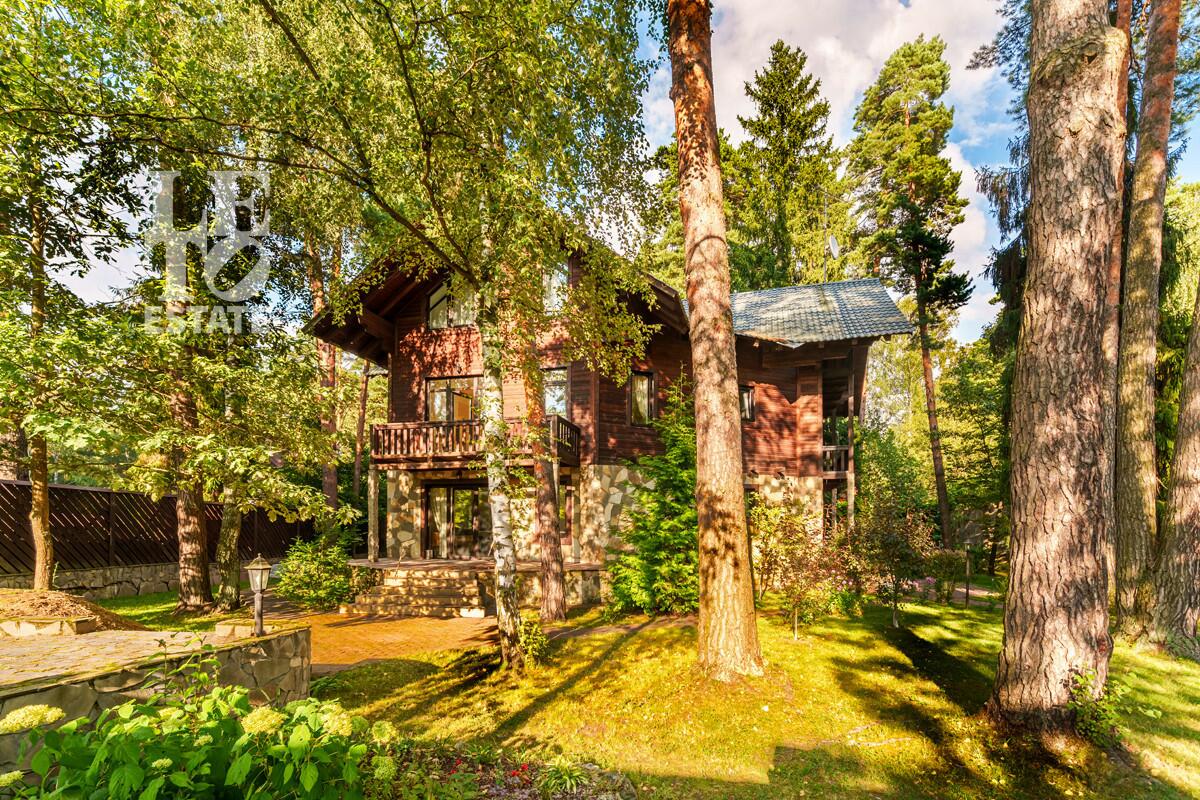 3-этажный коттедж 490 м² с отделкой