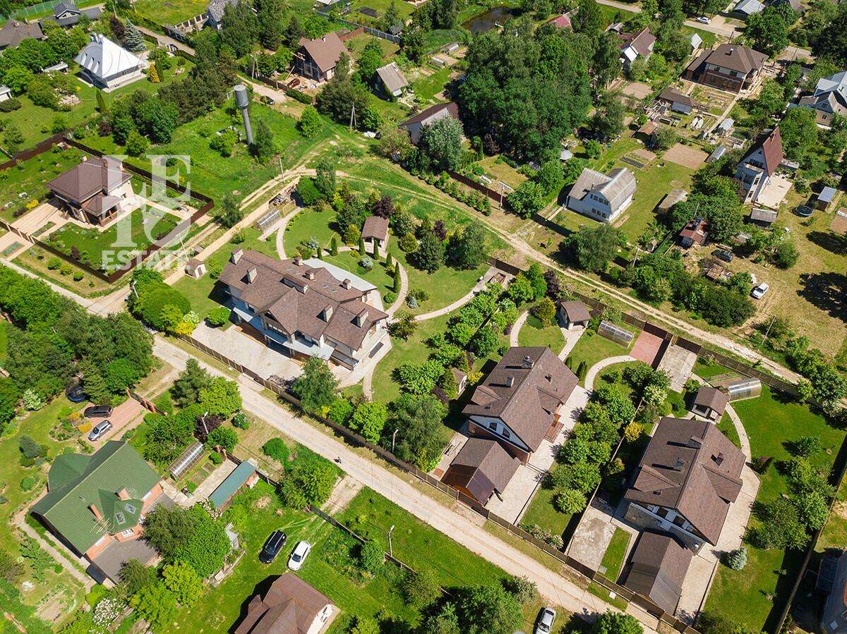 2-этажный коттедж 962.1 м² без отделки