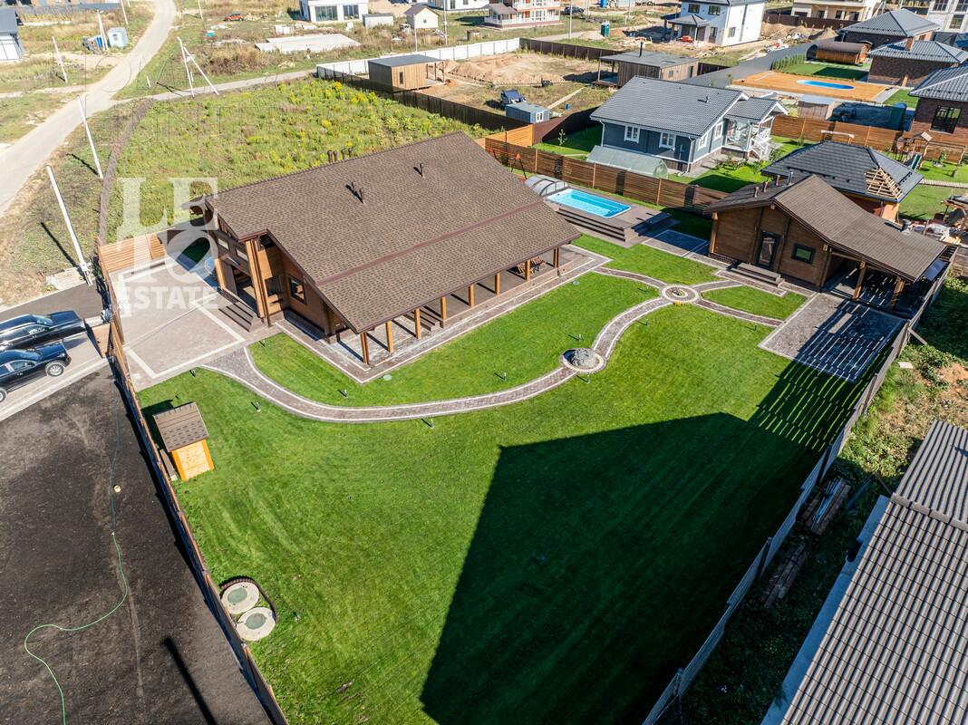 2-этажный коттедж 400 м² с отделкой