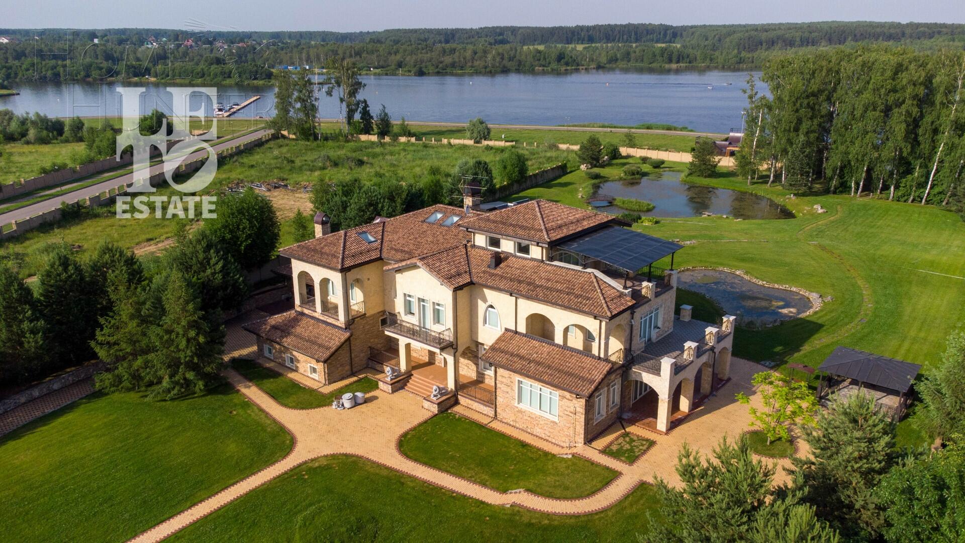 3-этажный коттедж 1 500 м² с отделкой