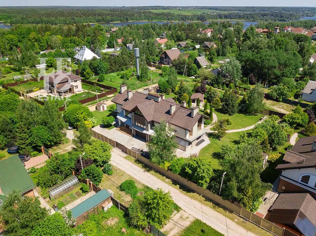 2-этажный коттедж 962.1 м² без отделки