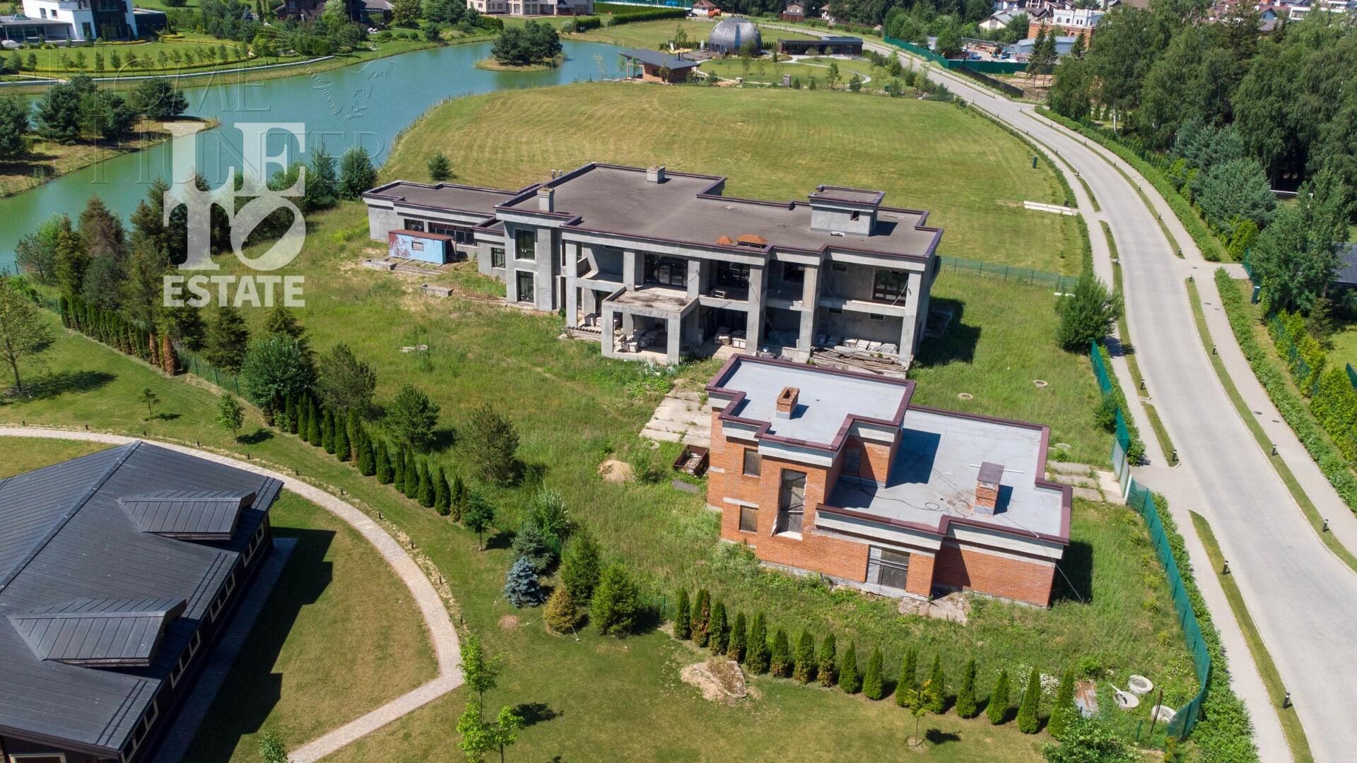 2-этажный коттедж 1 000 м² без отделки