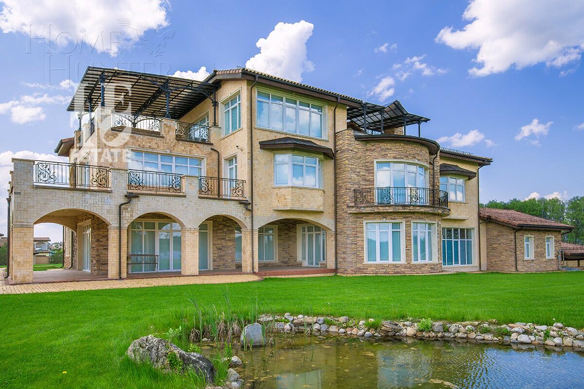 3-этажный коттедж 1 500 м² с отделкой