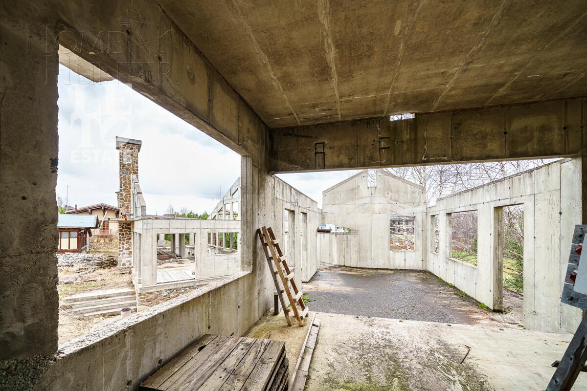 3-этажный коттедж 2 270 м² без отделки