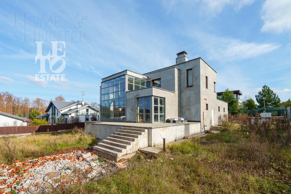 2-этажный коттедж 568.2 м² без отделки