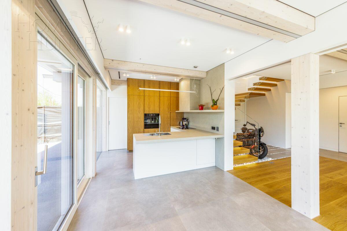 2-этажный коттедж 261 м² с отделкой