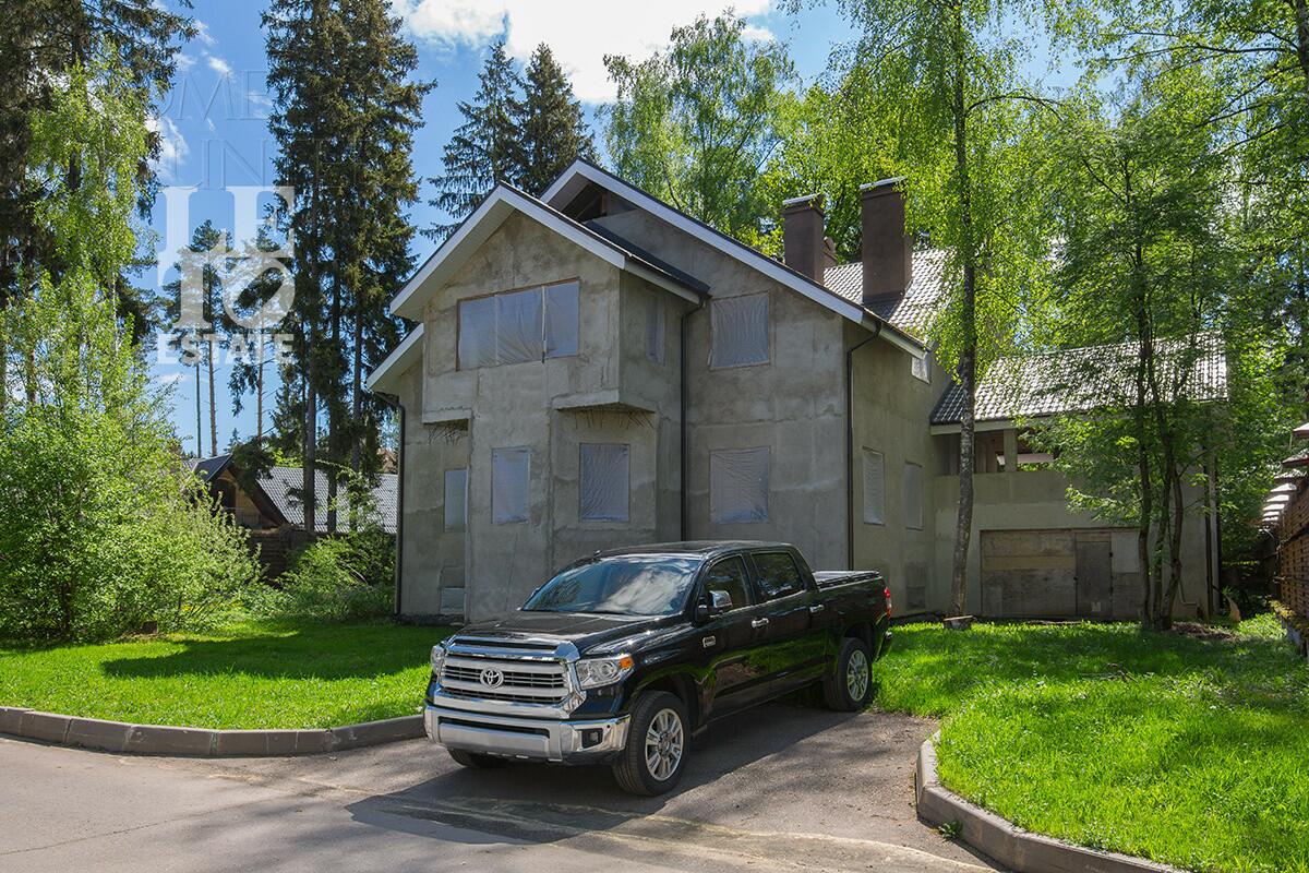 2-этажный коттедж 650 м² без отделки