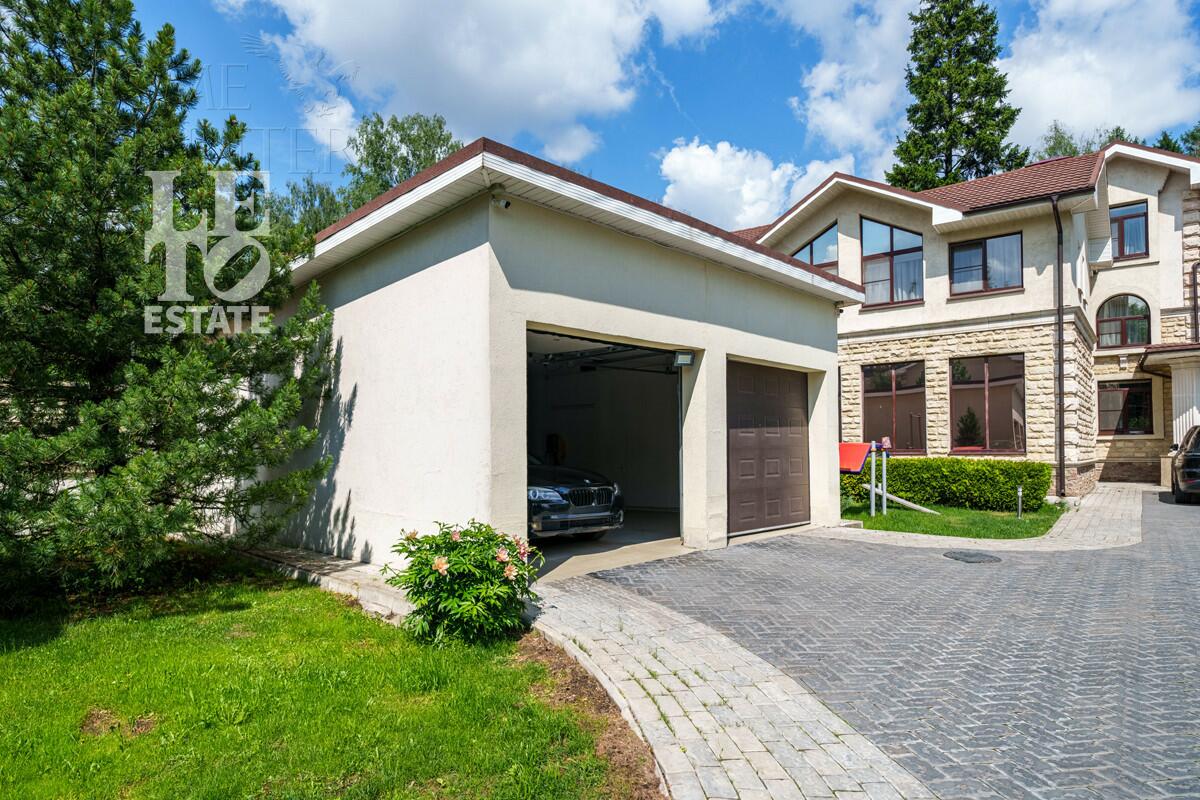 3-этажный коттедж 640 м² с отделкой