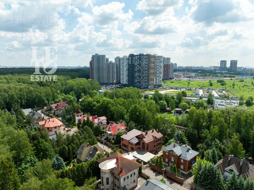3-этажный коттедж 640 м² с отделкой
