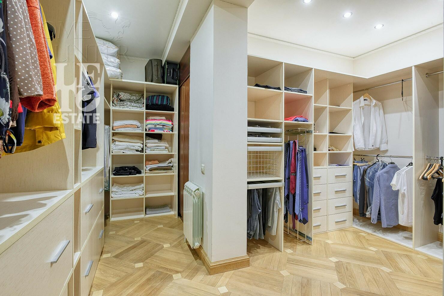 2-этажный коттедж 650 м² с отделкой