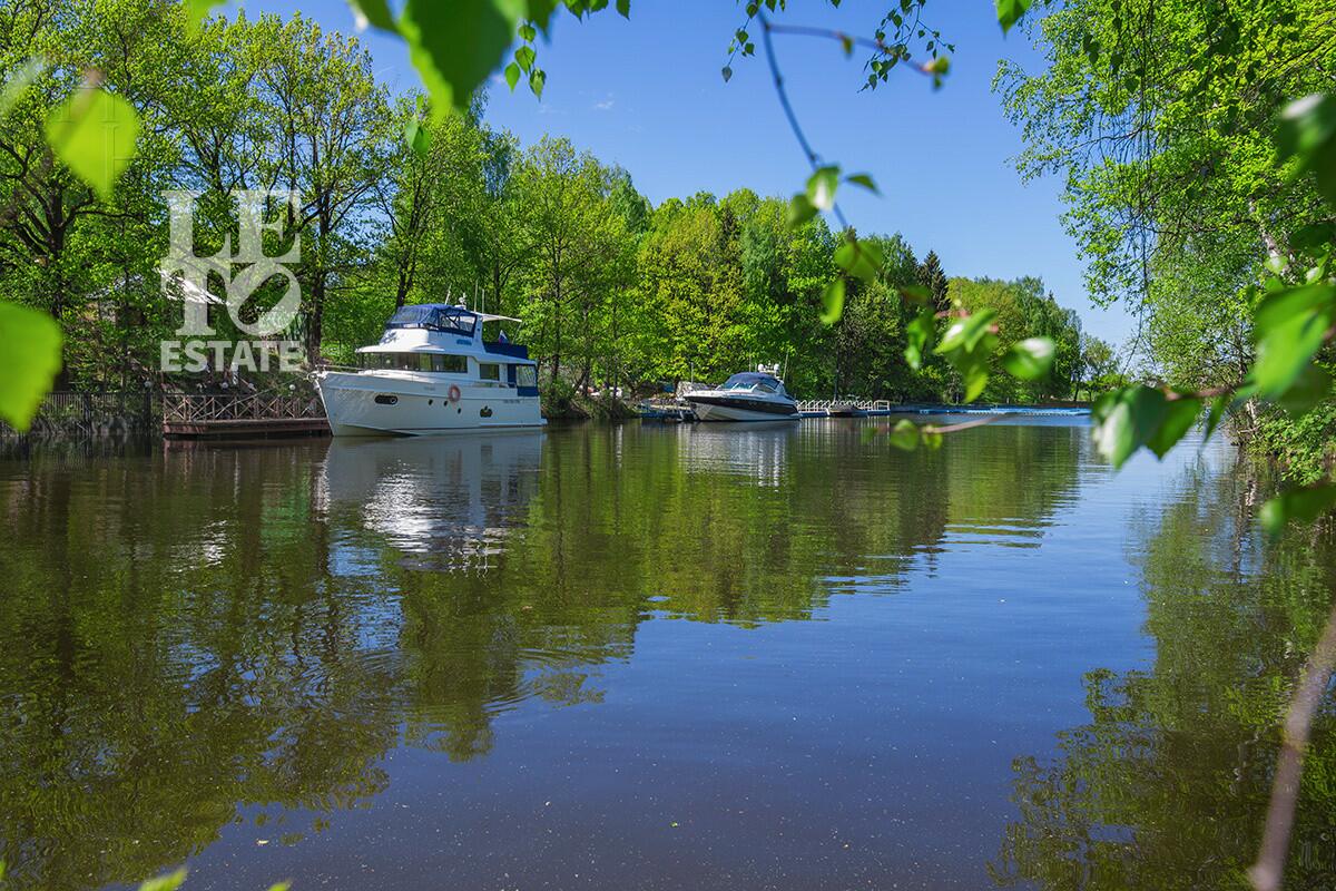 2-этажный коттедж 650 м² без отделки