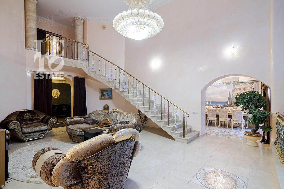 2-этажный коттедж 550 м² с отделкой