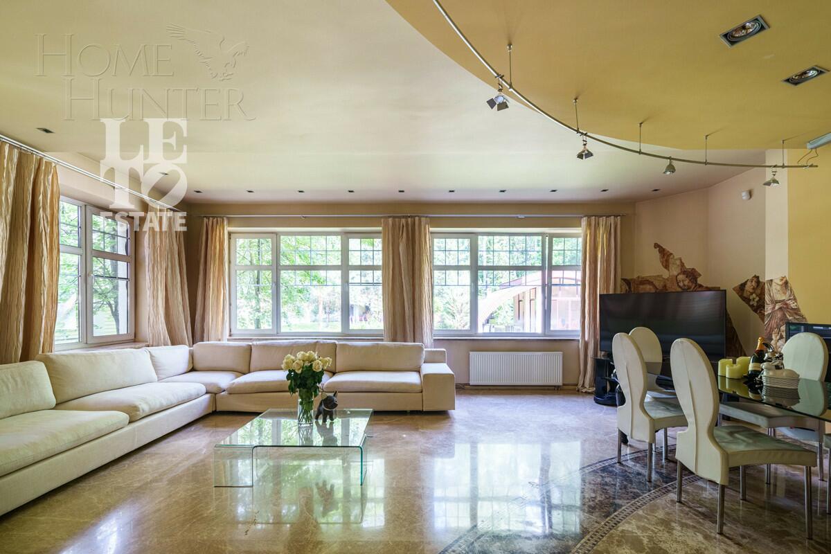 3-этажный коттедж 640 м² с отделкой