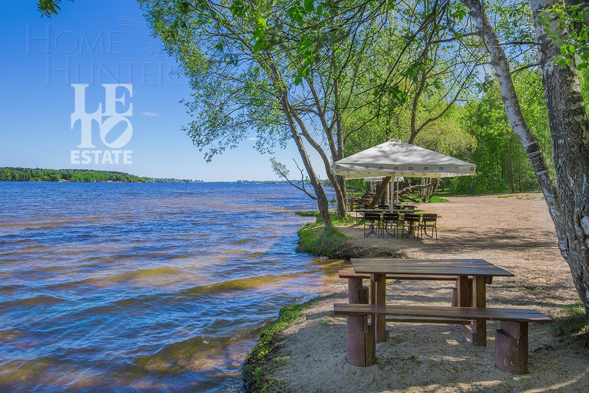 2-этажный коттедж 650 м² без отделки