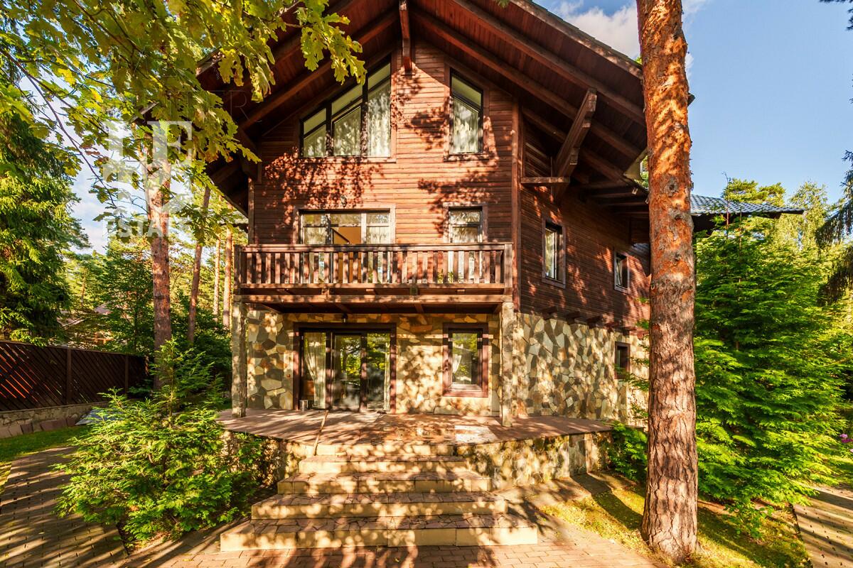 3-этажный коттедж 490 м² с отделкой