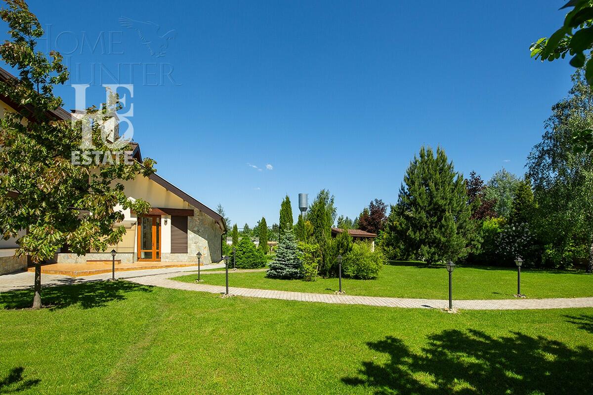 2-этажный коттедж 962.1 м² без отделки